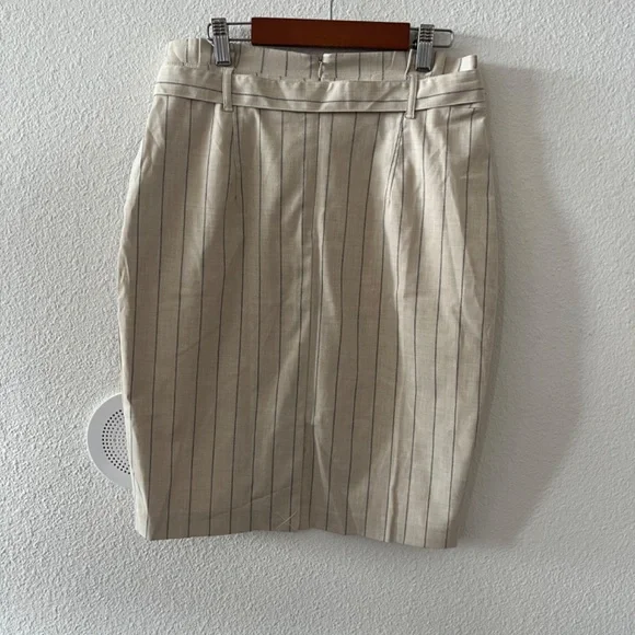 Banana Republic Factory Tan Pencil Skirt - Picture 3 of 4